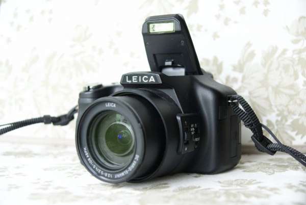 Leica V-Lux 3 digital camera 12,8 Mp Full HD video 2.8-4.5/5.2-108 ASPH